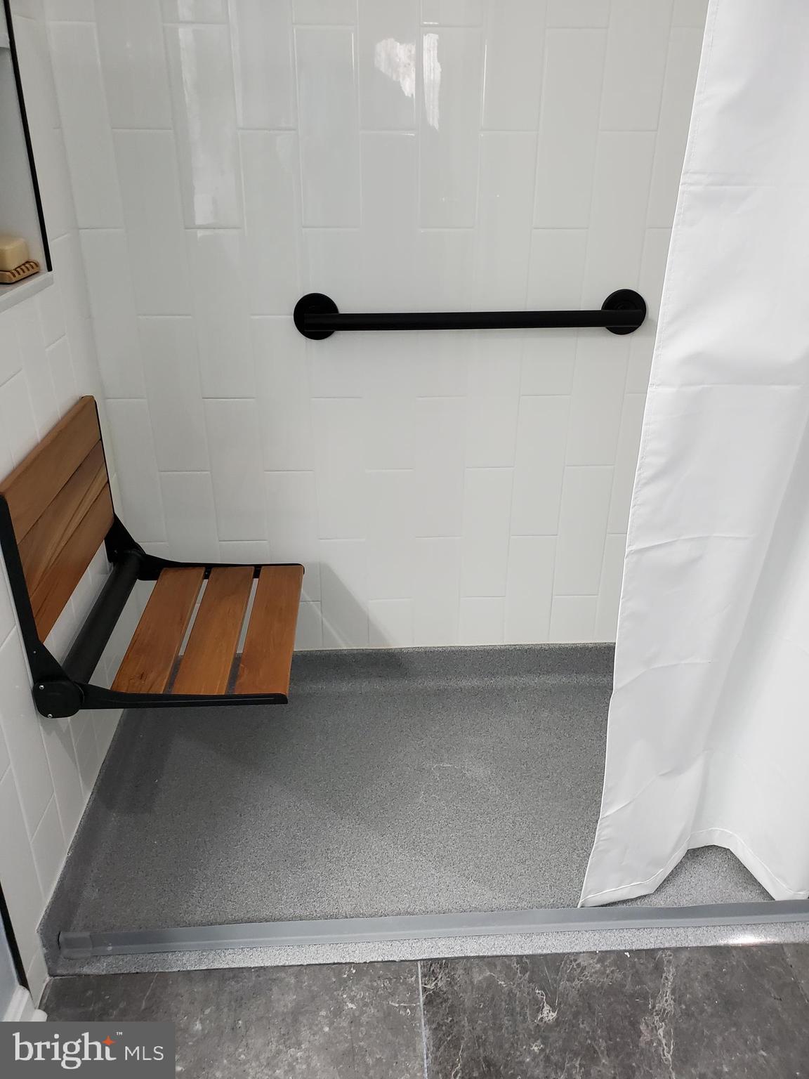 WOODLAND LAKE - Residential