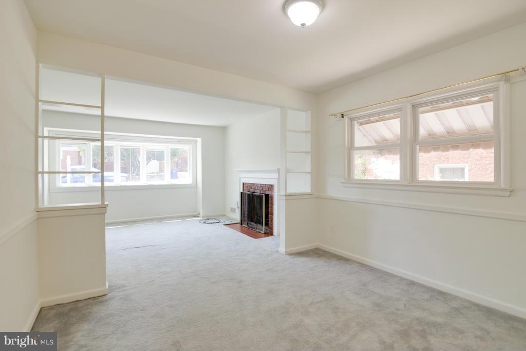 BOULEVARD MANOR - Residential Lease