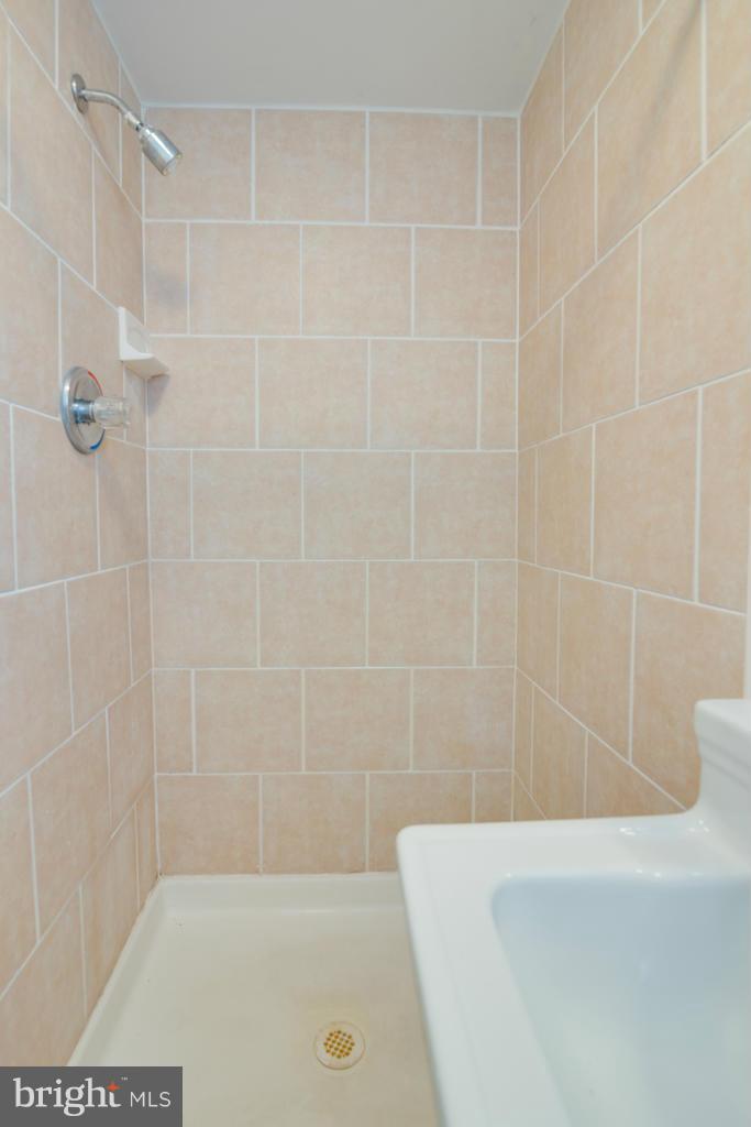 BOULEVARD MANOR - Residential Lease