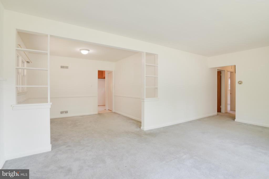 BOULEVARD MANOR - Residential Lease