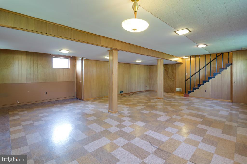 BOULEVARD MANOR - Residential Lease