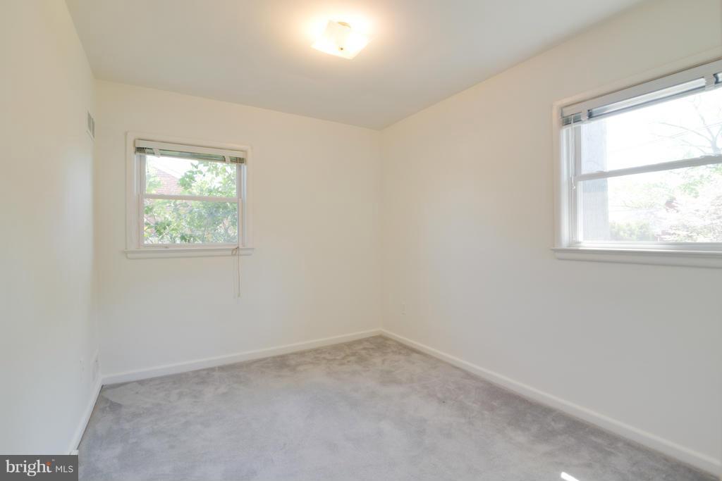 BOULEVARD MANOR - Residential Lease