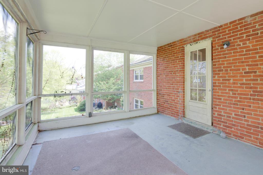 BOULEVARD MANOR - Residential Lease