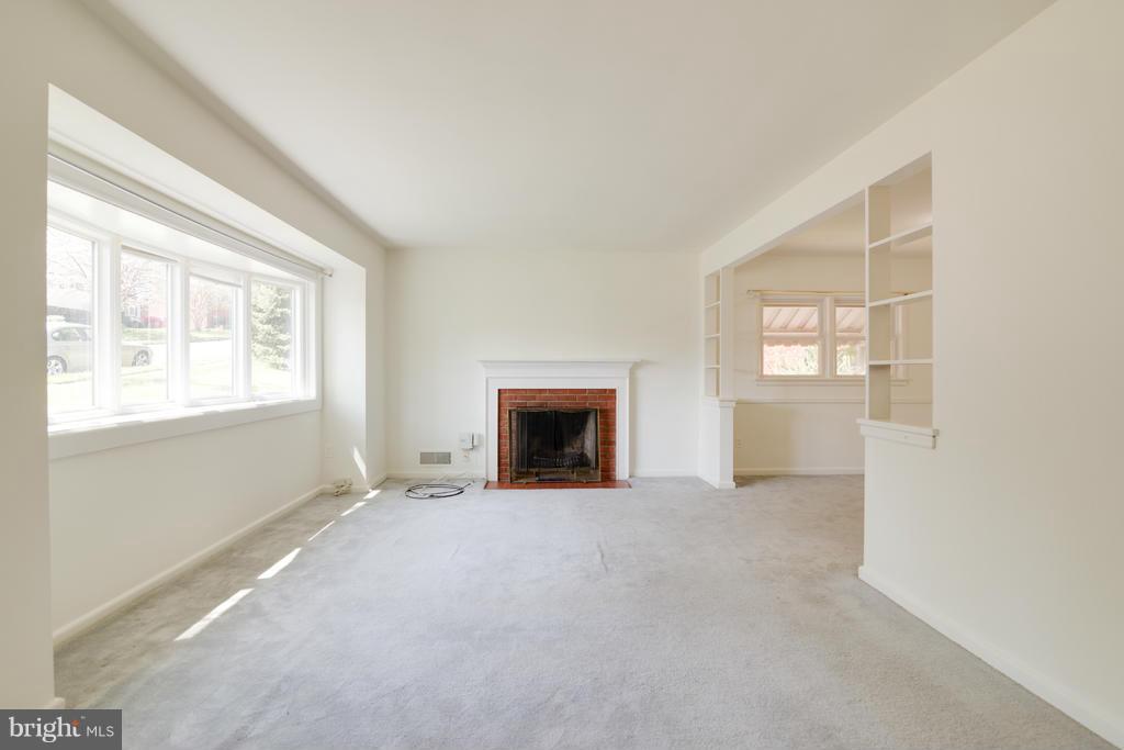 BOULEVARD MANOR - Residential Lease