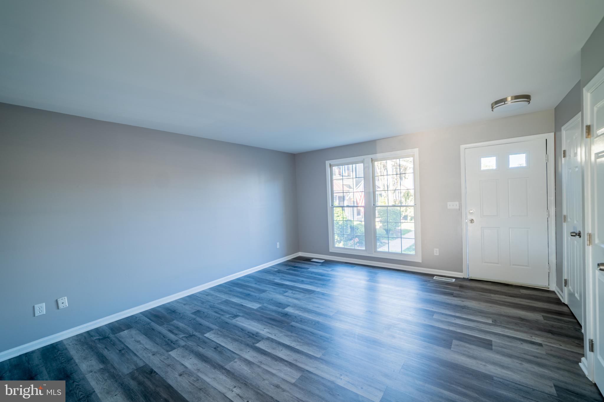 WELLINGTON/CLOVERHILL CONDOS - Residential