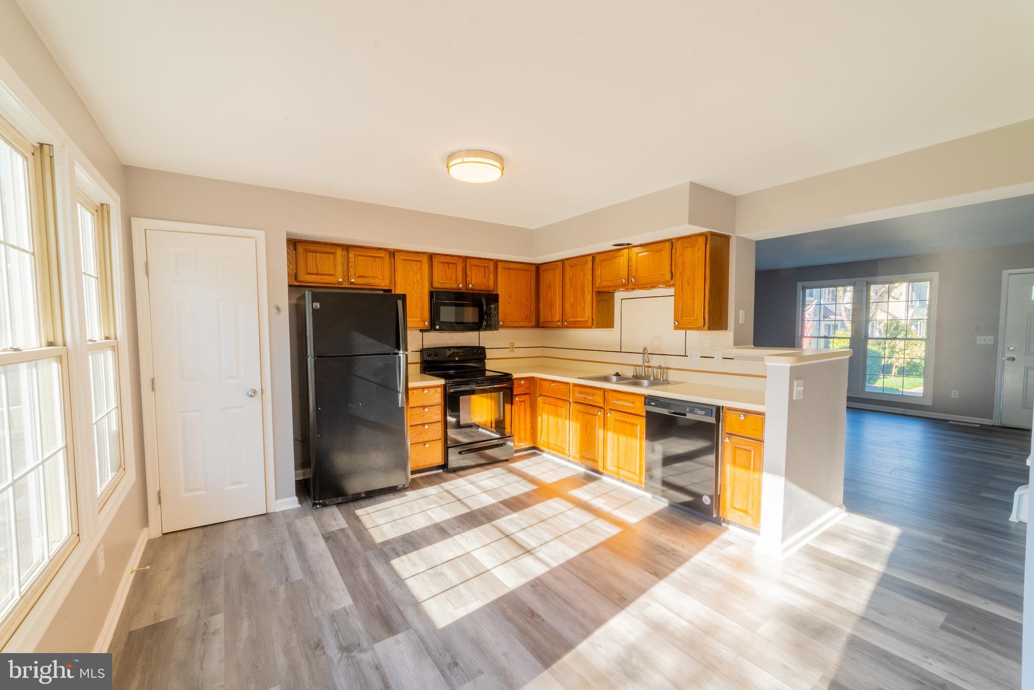 WELLINGTON/CLOVERHILL CONDOS - Residential