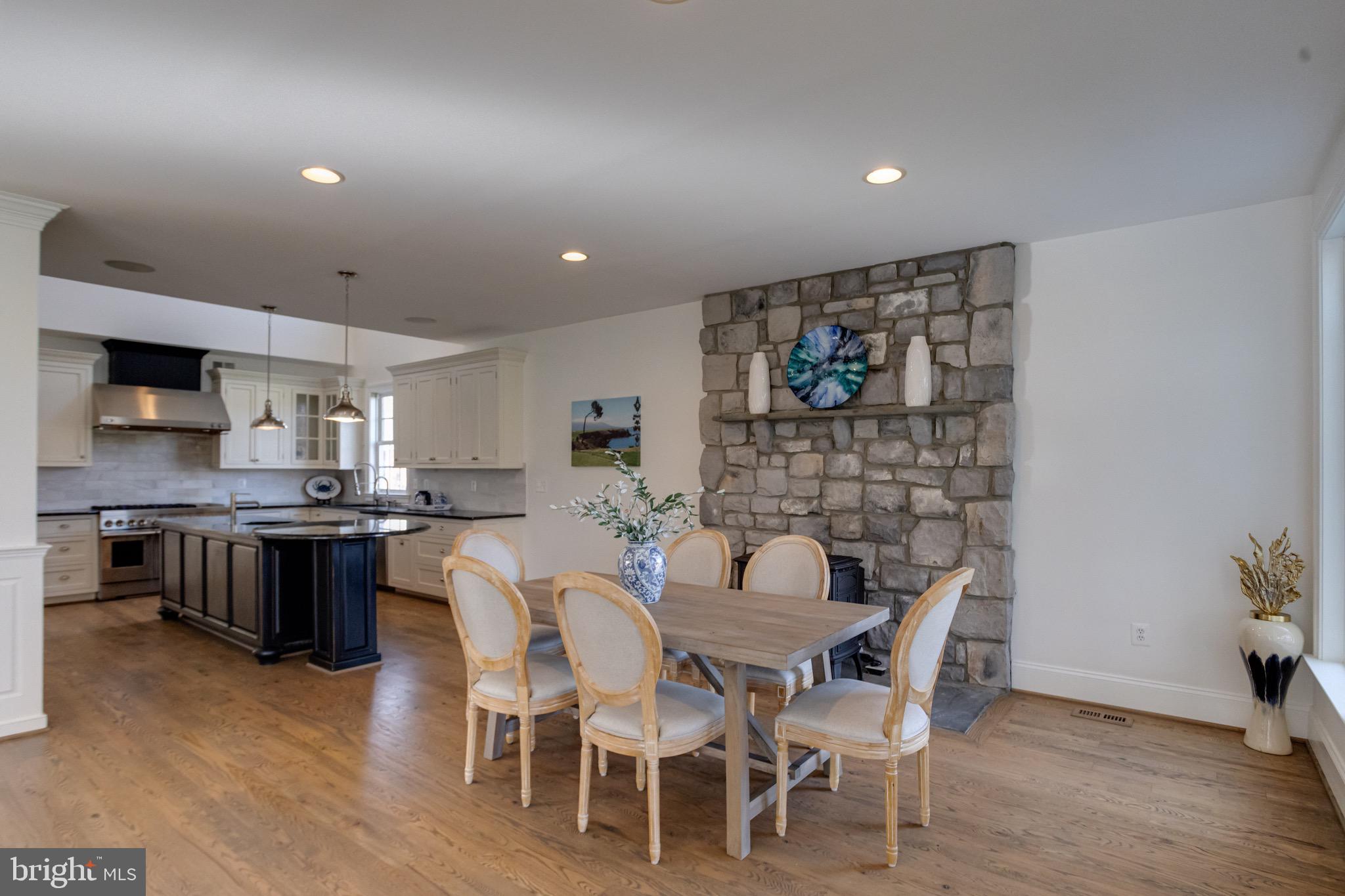 SUE GROVE - Residential