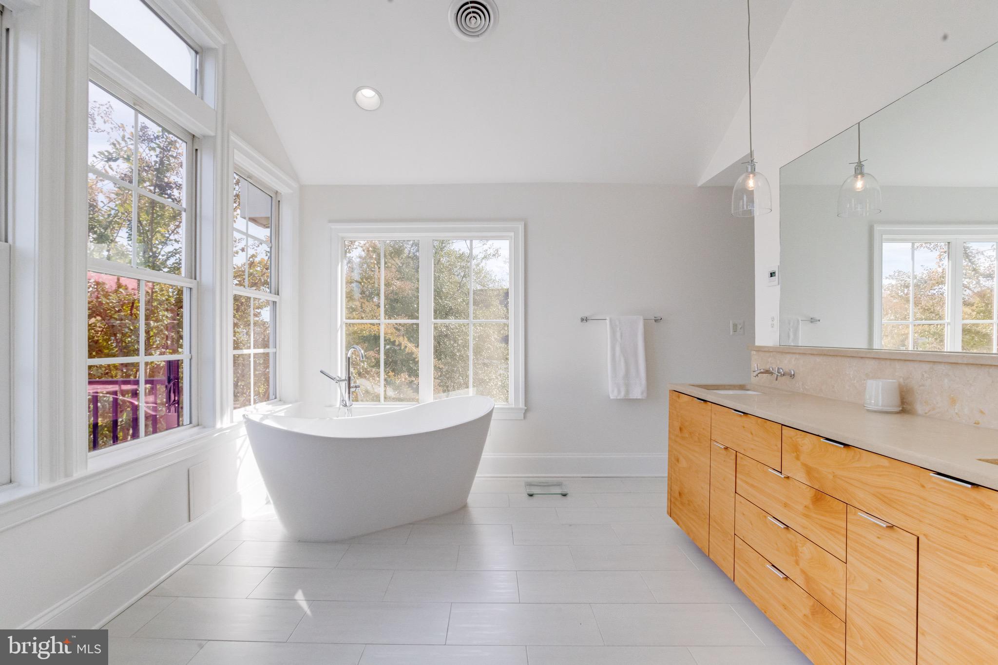 SUE GROVE - Residential