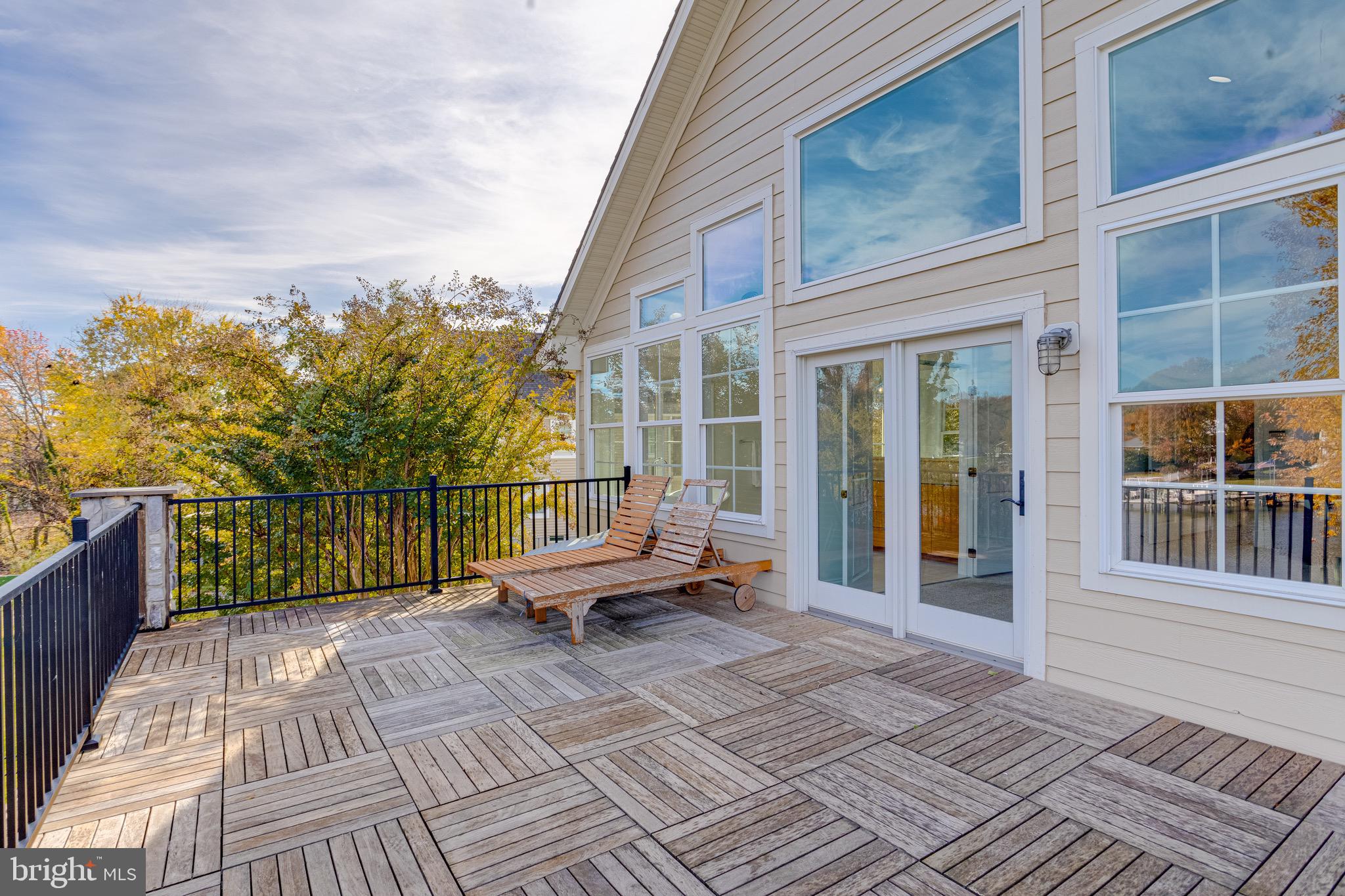 SUE GROVE - Residential