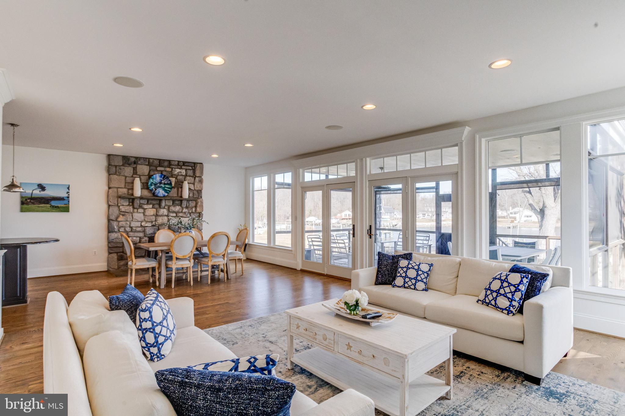 SUE GROVE - Residential