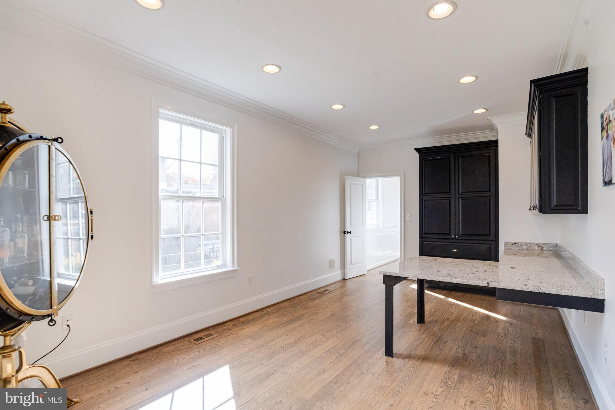 SUE GROVE - Residential