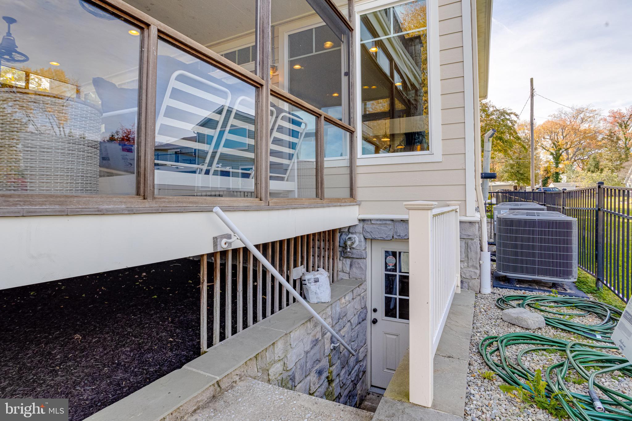 SUE GROVE - Residential