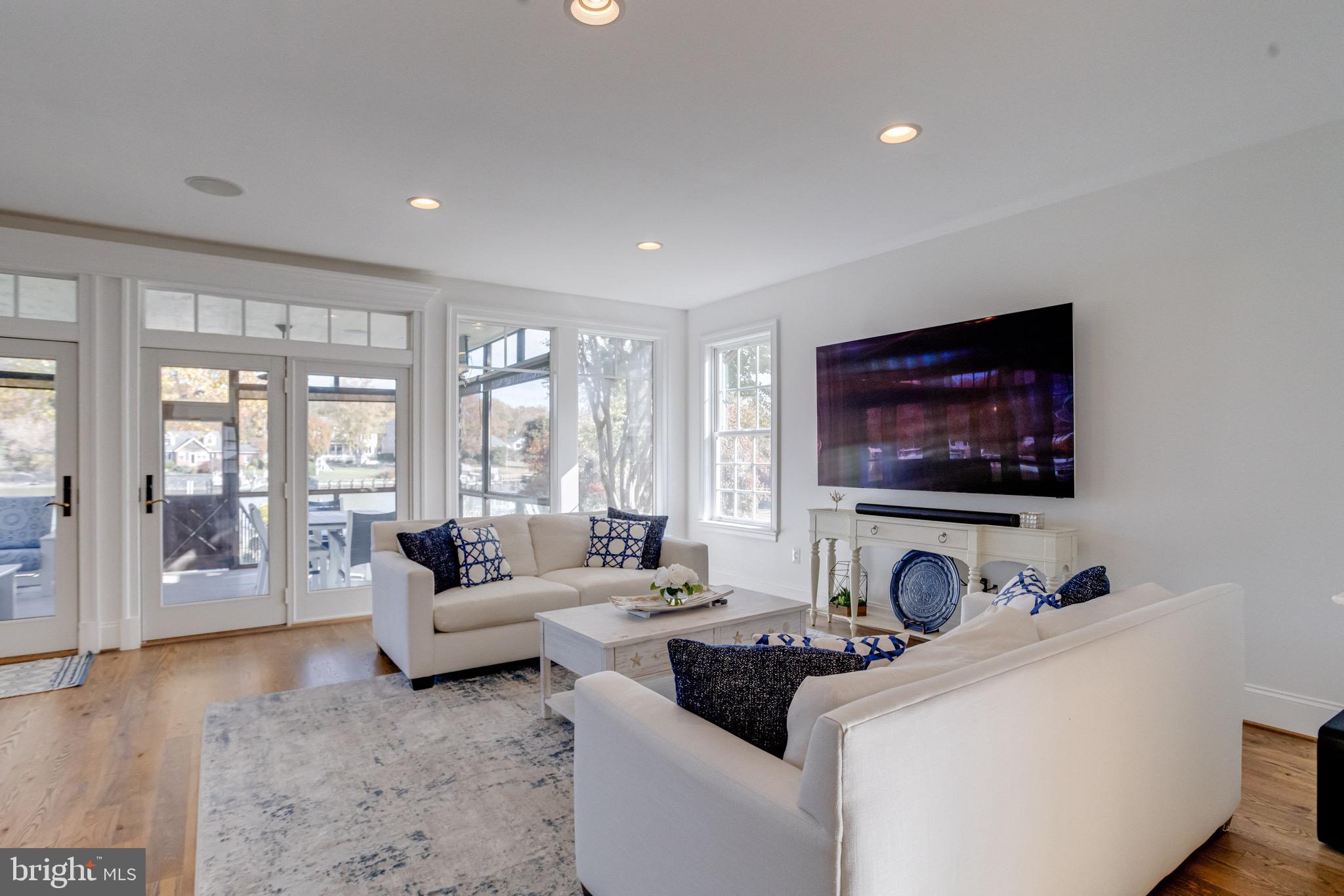 SUE GROVE - Residential