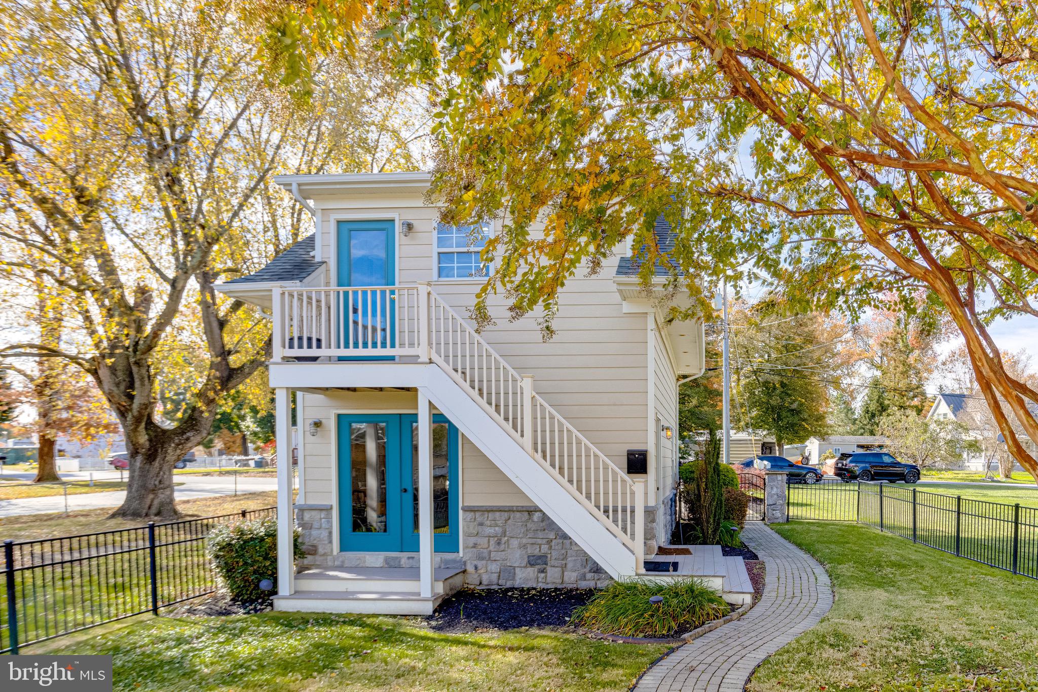 SUE GROVE - Residential