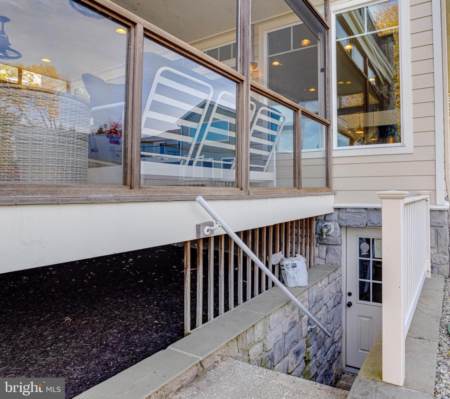 SUE GROVE - Residential