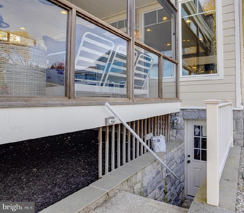 SUE GROVE - Residential