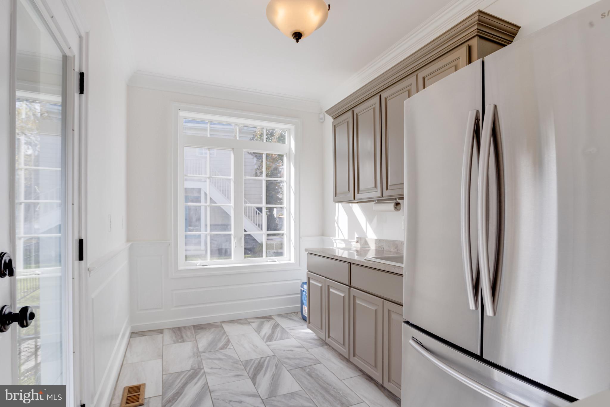 SUE GROVE - Residential