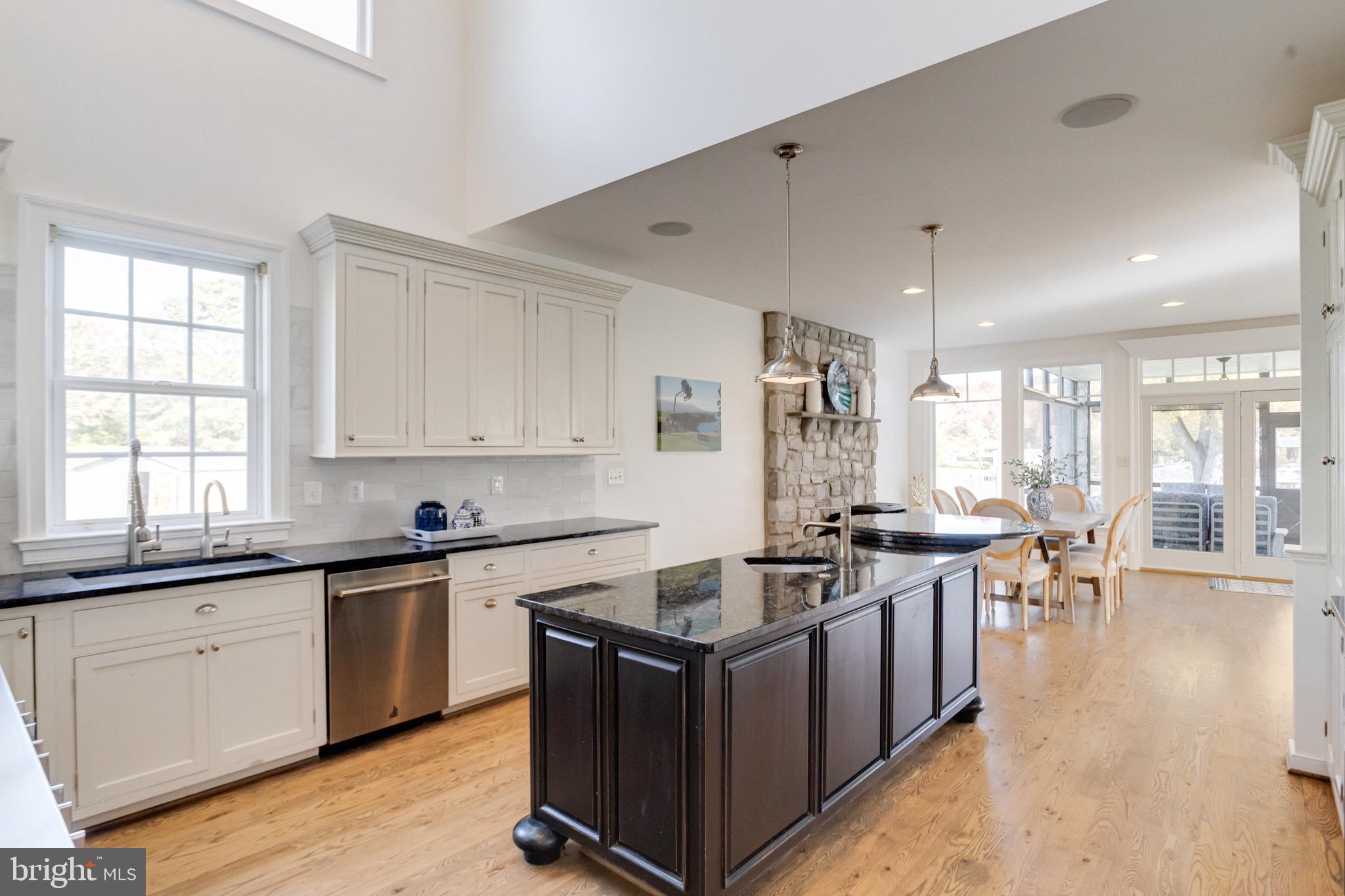 SUE GROVE - Residential