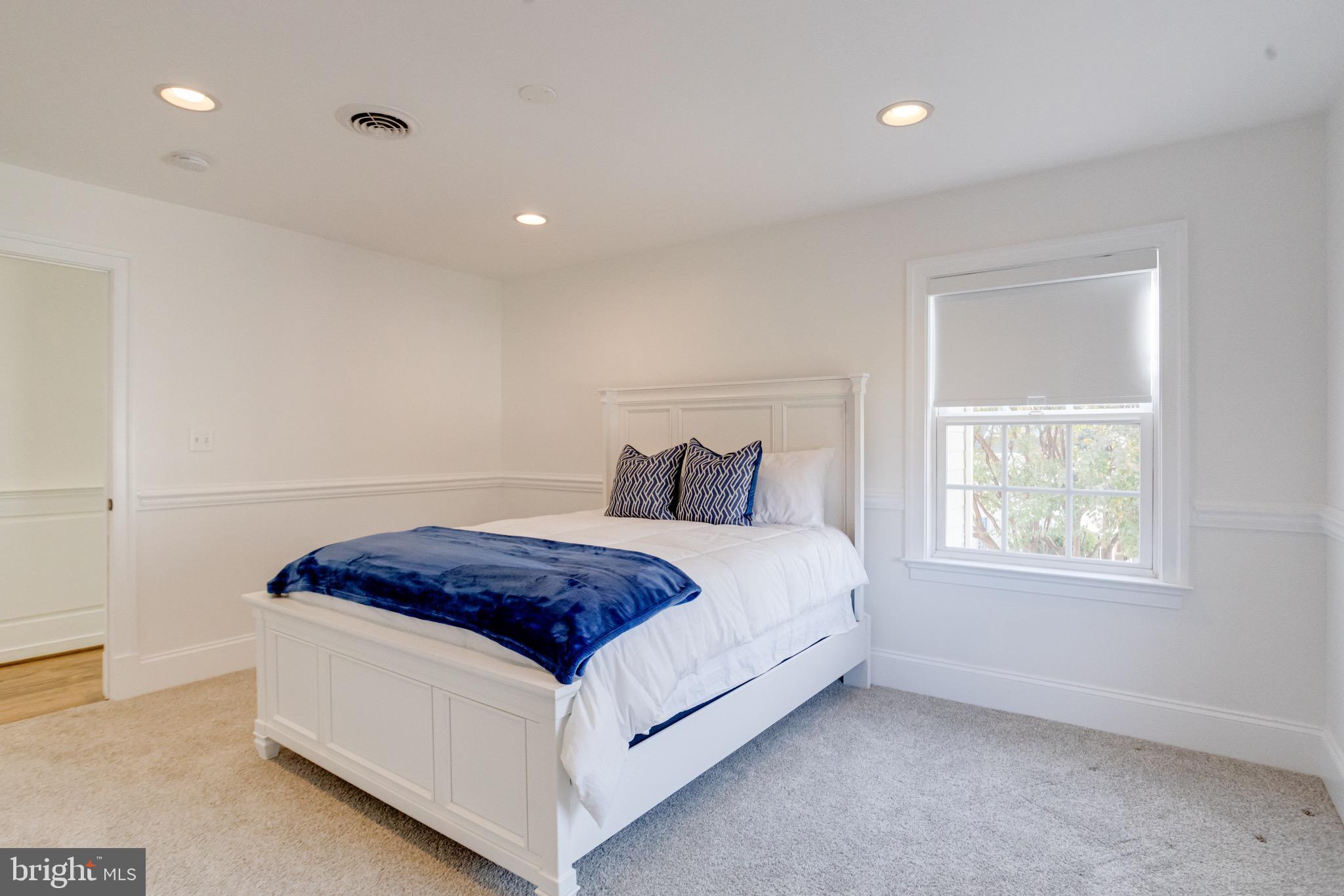 SUE GROVE - Residential