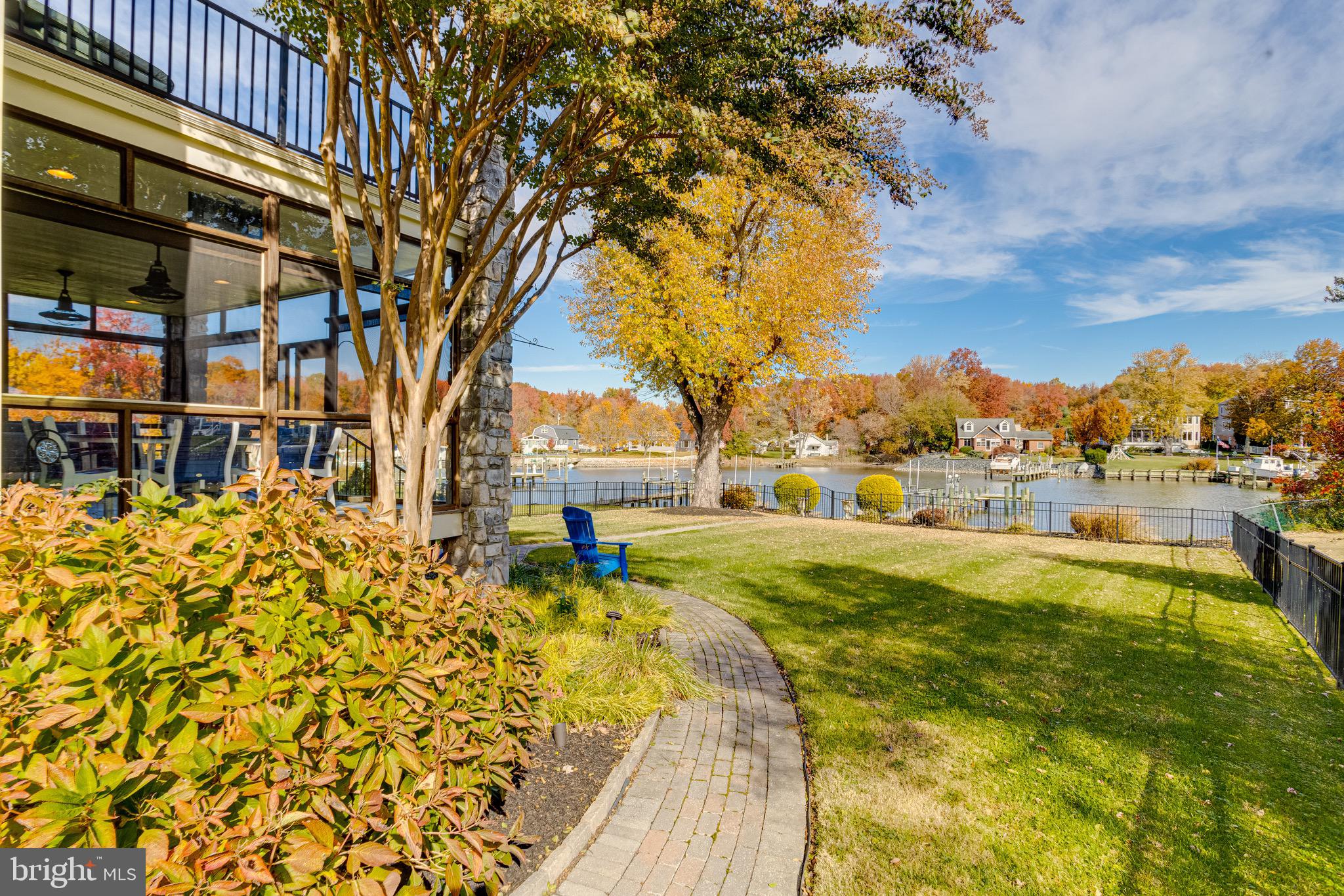 SUE GROVE - Residential