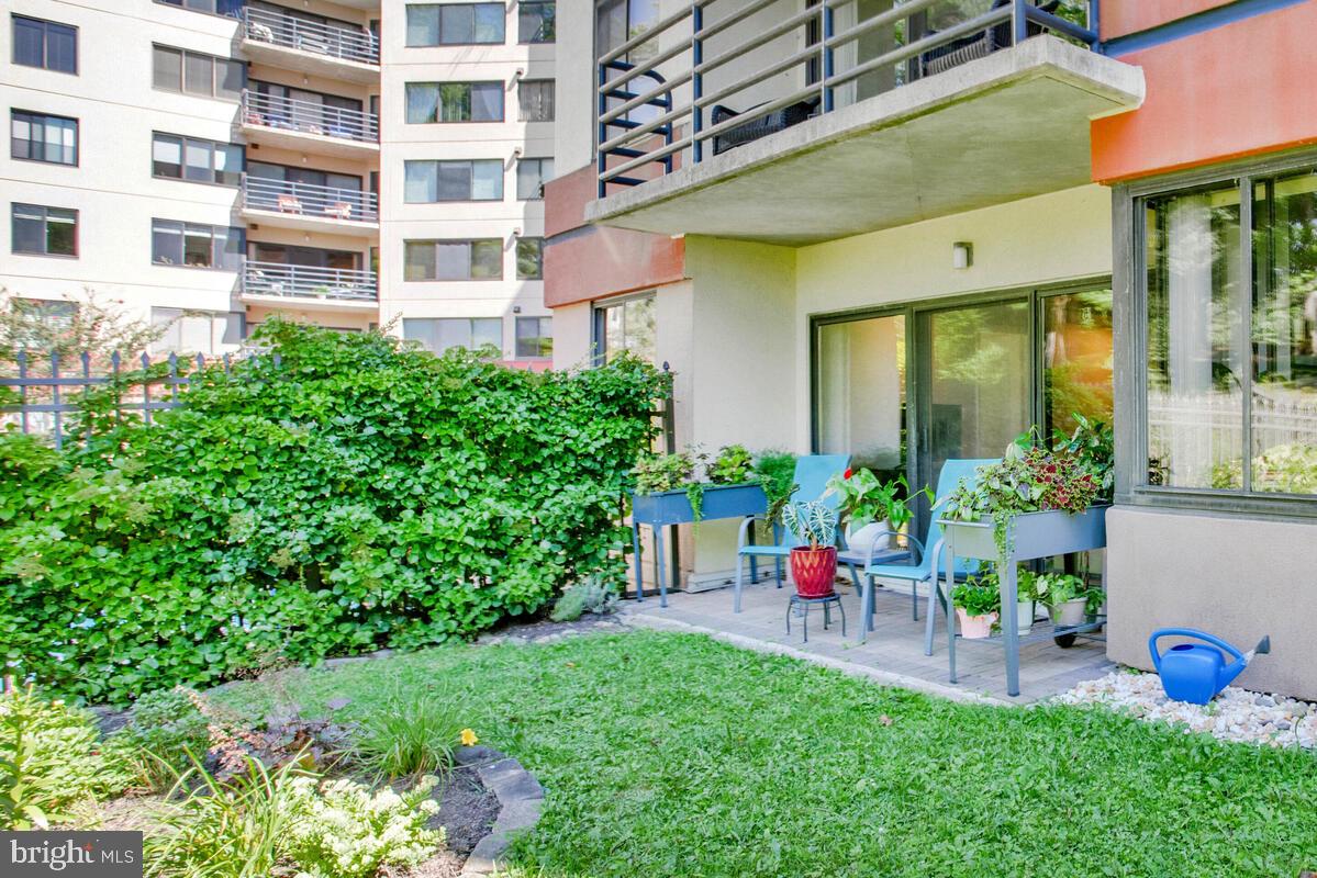 WATERMARK PLACE CONDOMINIUMS - Residential