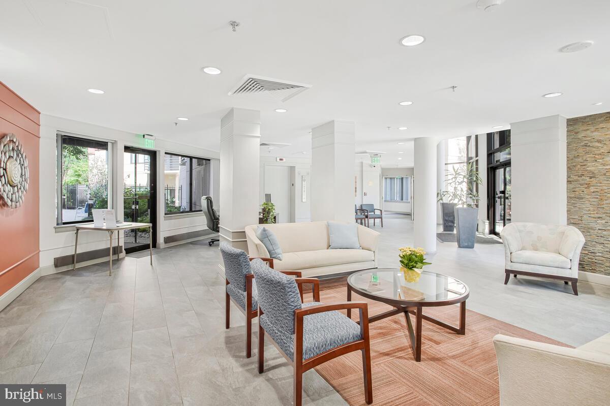 WATERMARK PLACE CONDOMINIUMS - Residential
