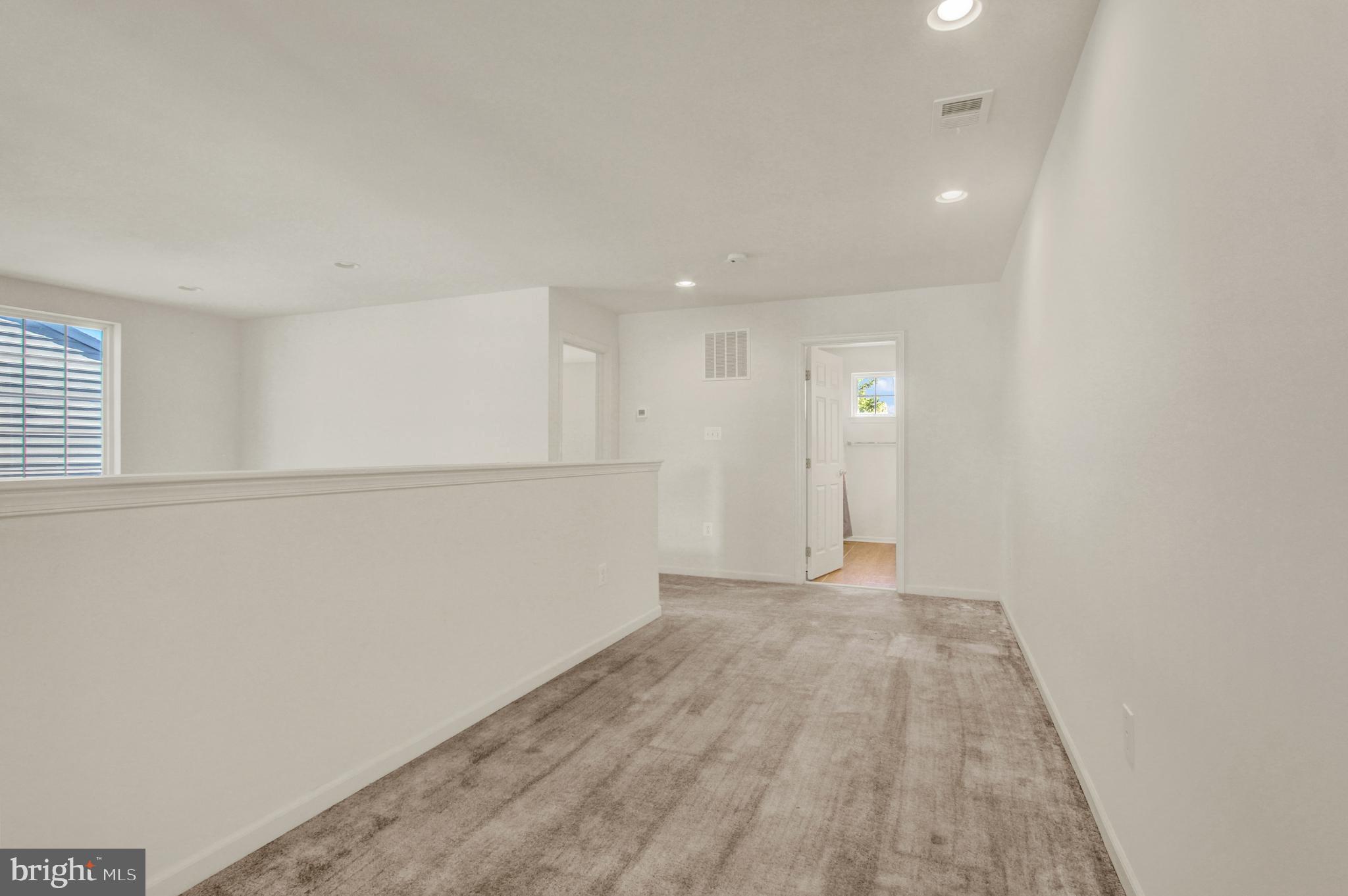 OAK HILLS - Residential