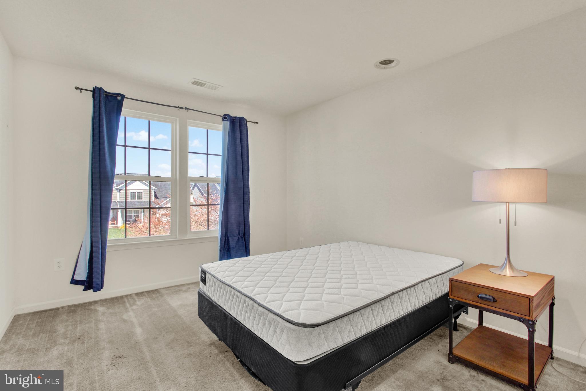 OAK HILLS - Residential