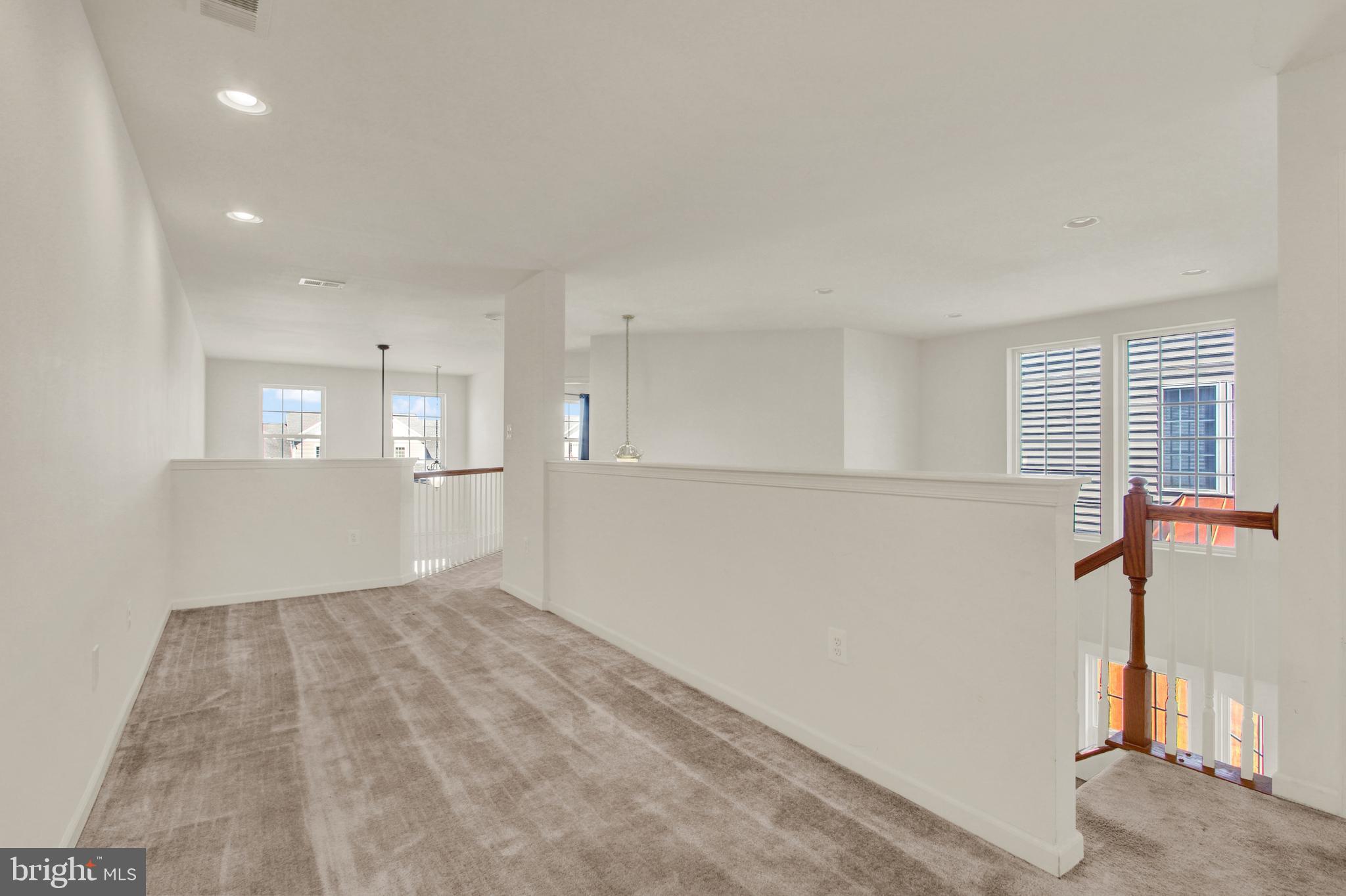 OAK HILLS - Residential