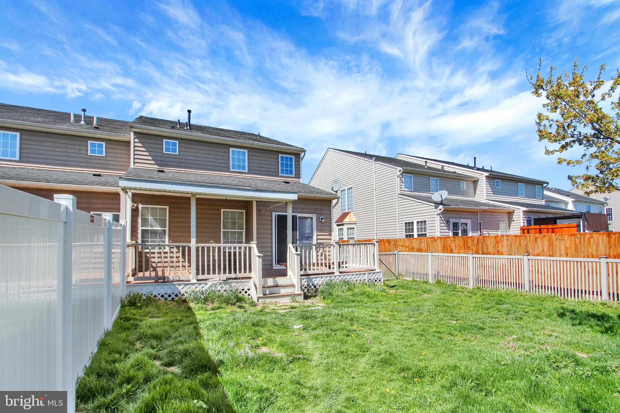 OAK HILLS - Residential