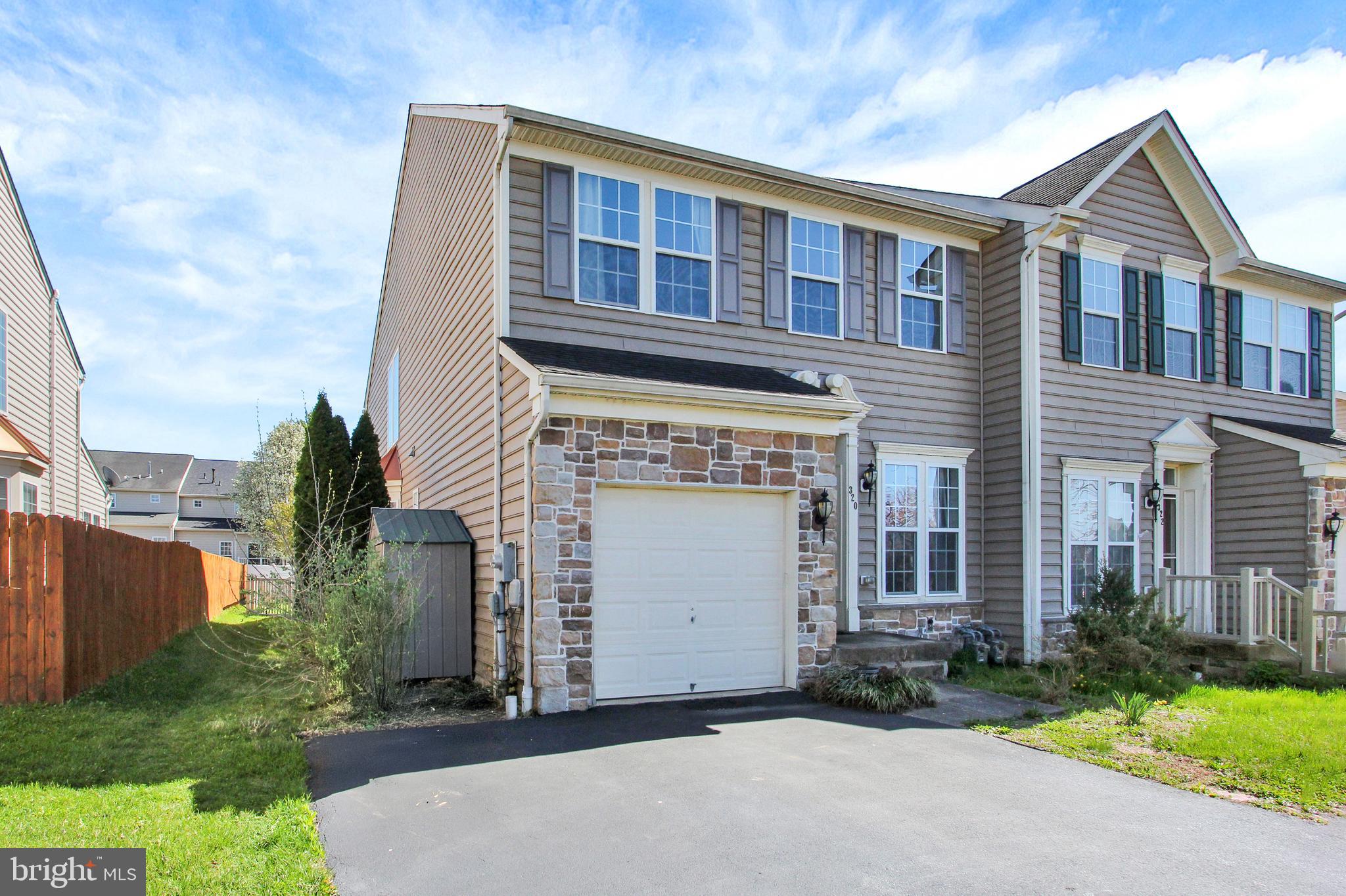 OAK HILLS - Residential