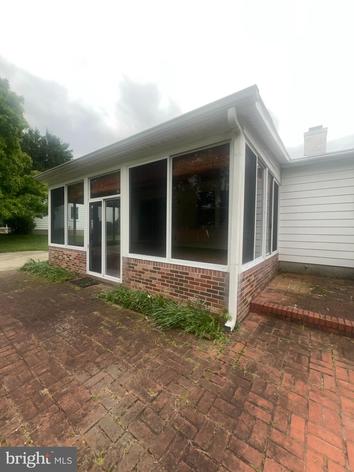 8 MONROE FIELD COURT