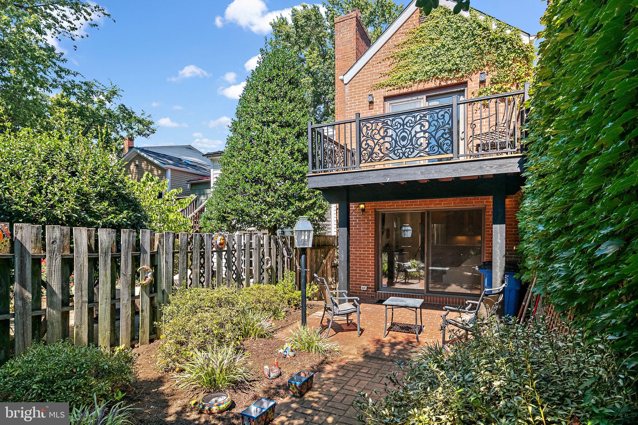 HISTORIC DISTRICT - Residential