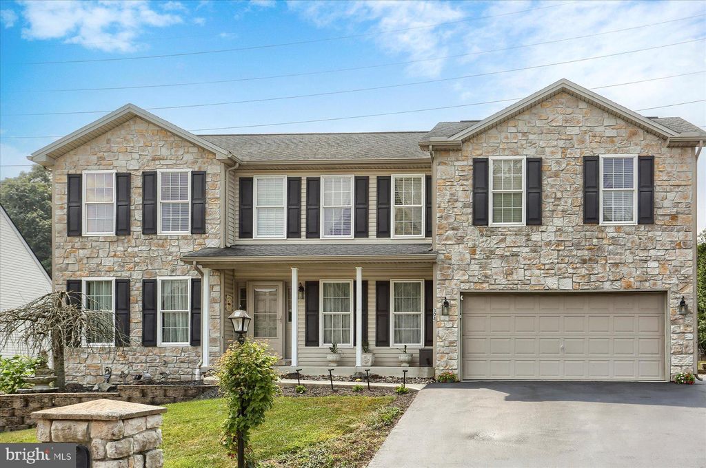 Photo of 304 Kent Drive, HARRISBURG, PA 17111 (MLS # PADA2048000)