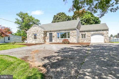 Homes For Sale - 215 Millersville Road<br/> LANCASTER, PA 17603