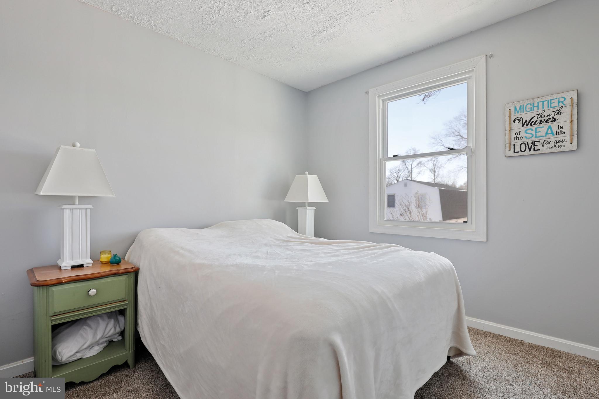 WOODLAND BEACH - Residential