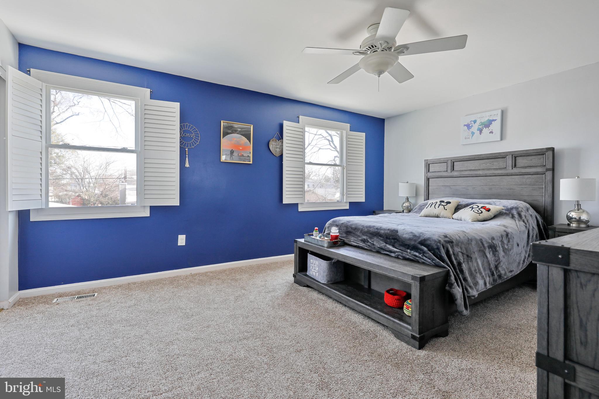 WOODLAND BEACH - Residential