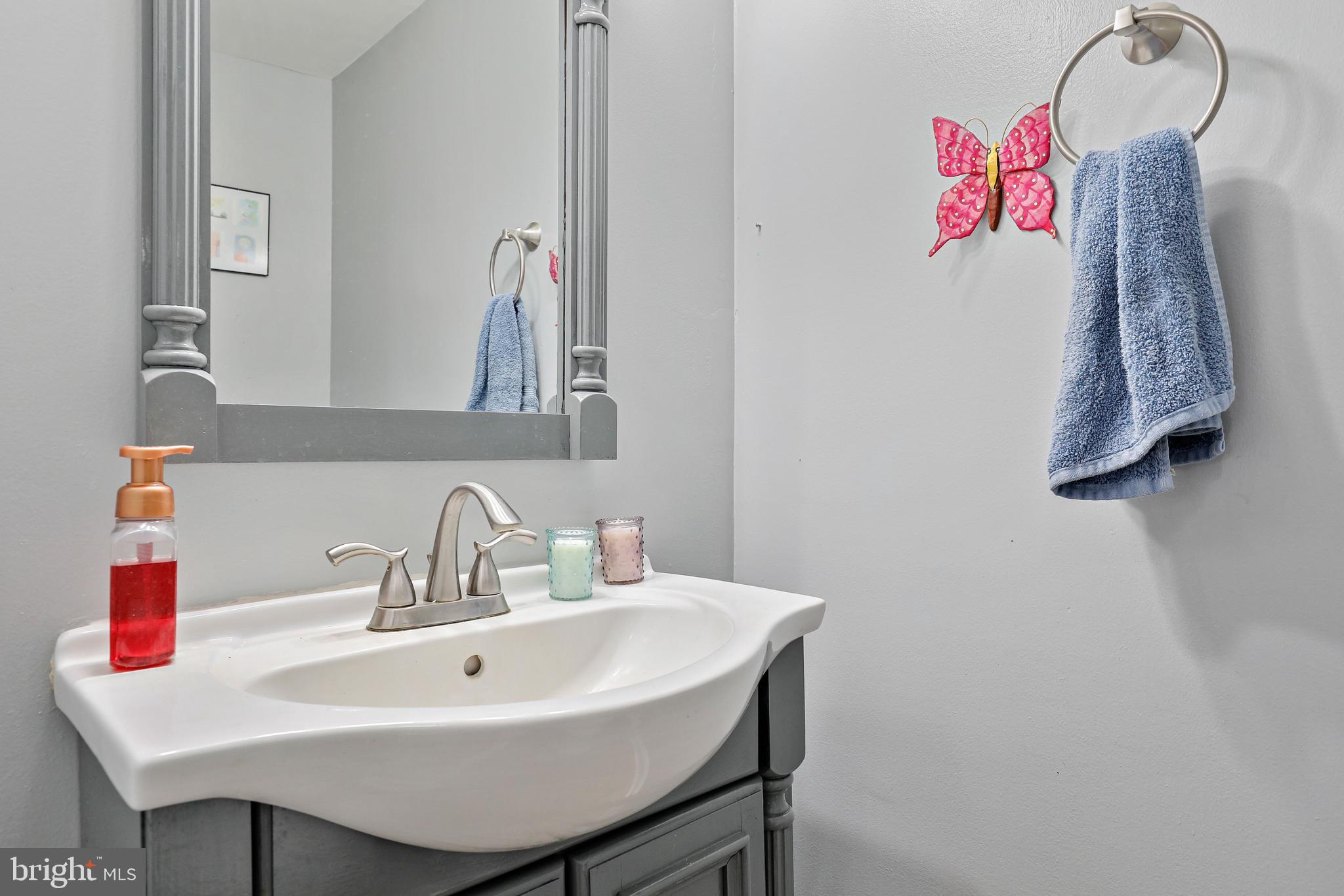 WOODLAND BEACH - Residential