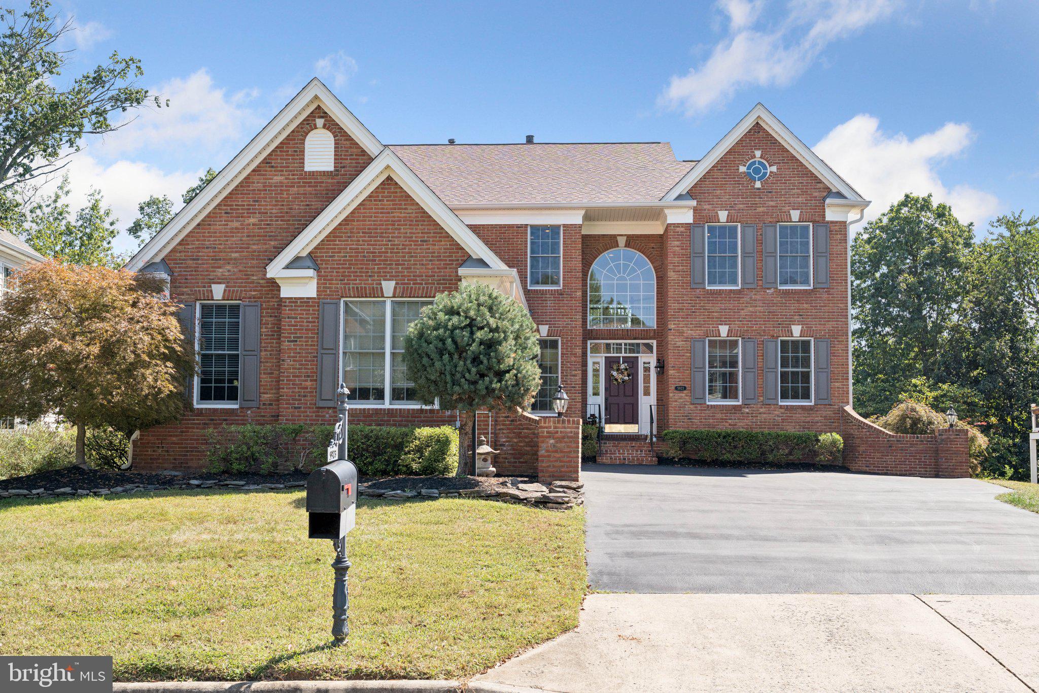 5923 INTERLACHEN COURT