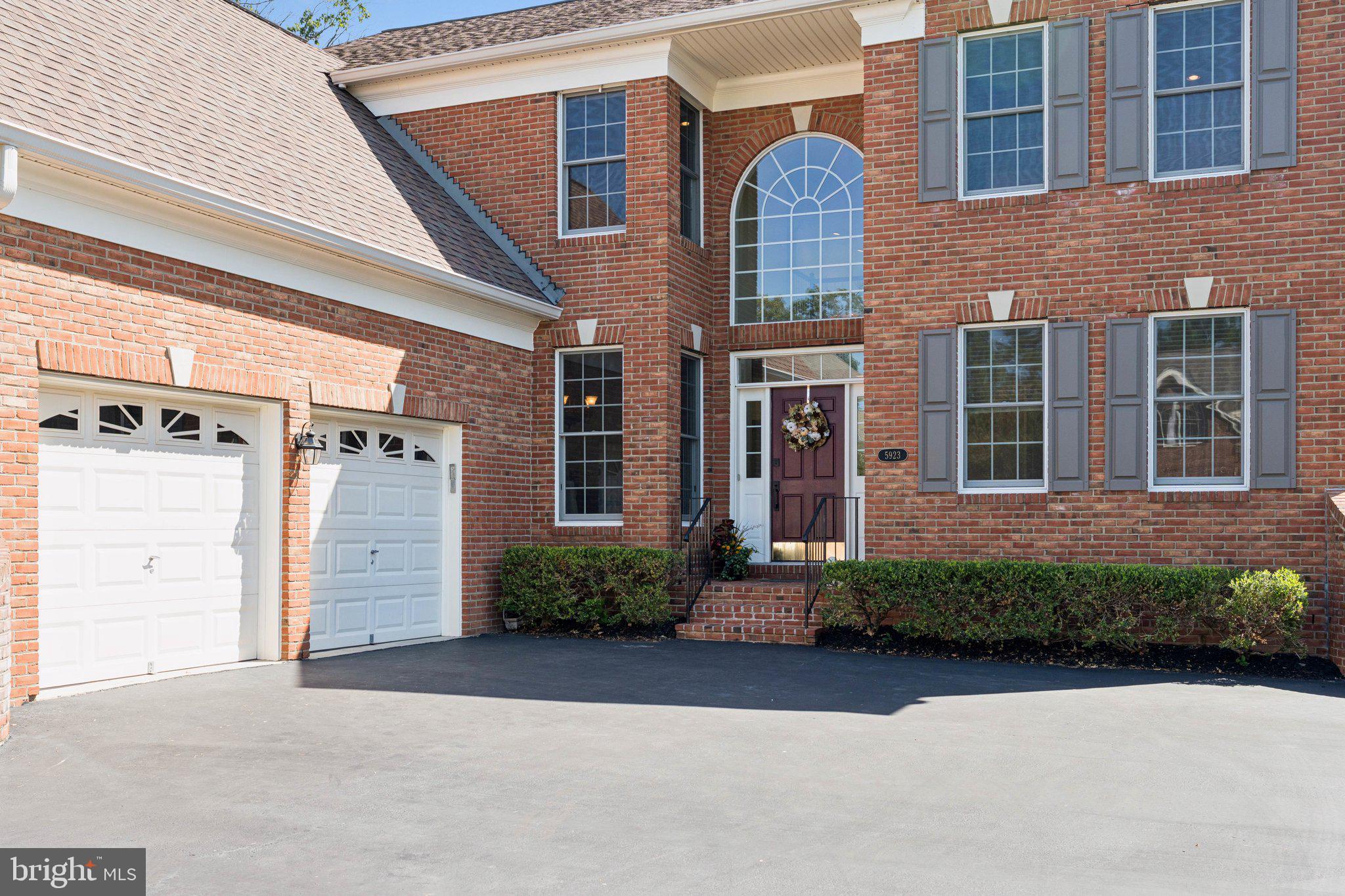 5923 INTERLACHEN COURT