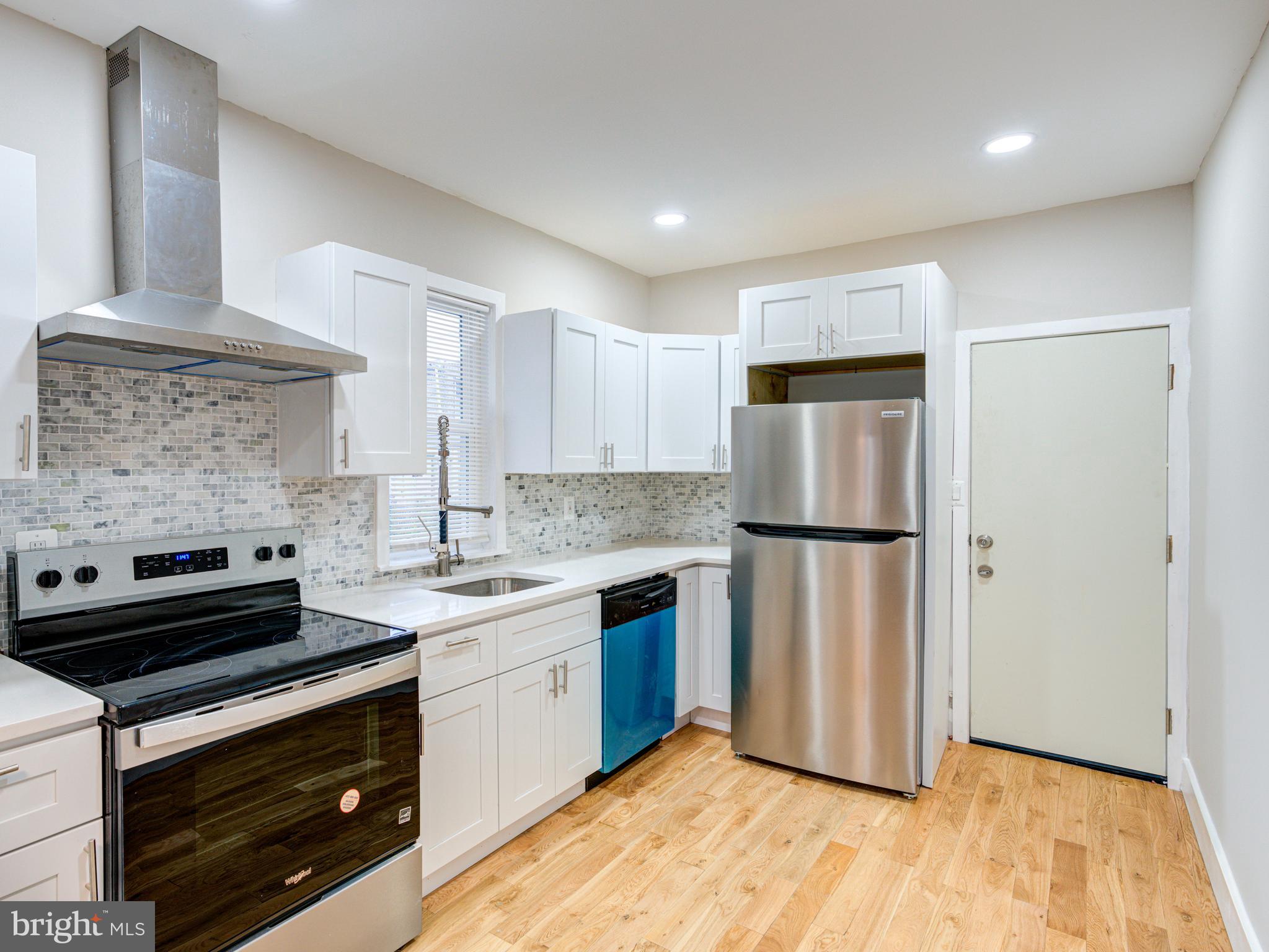 PORT RICHMOND - Residential