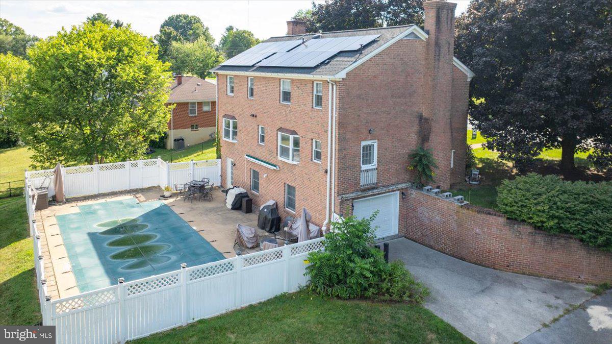 305 N RED HILL ROAD