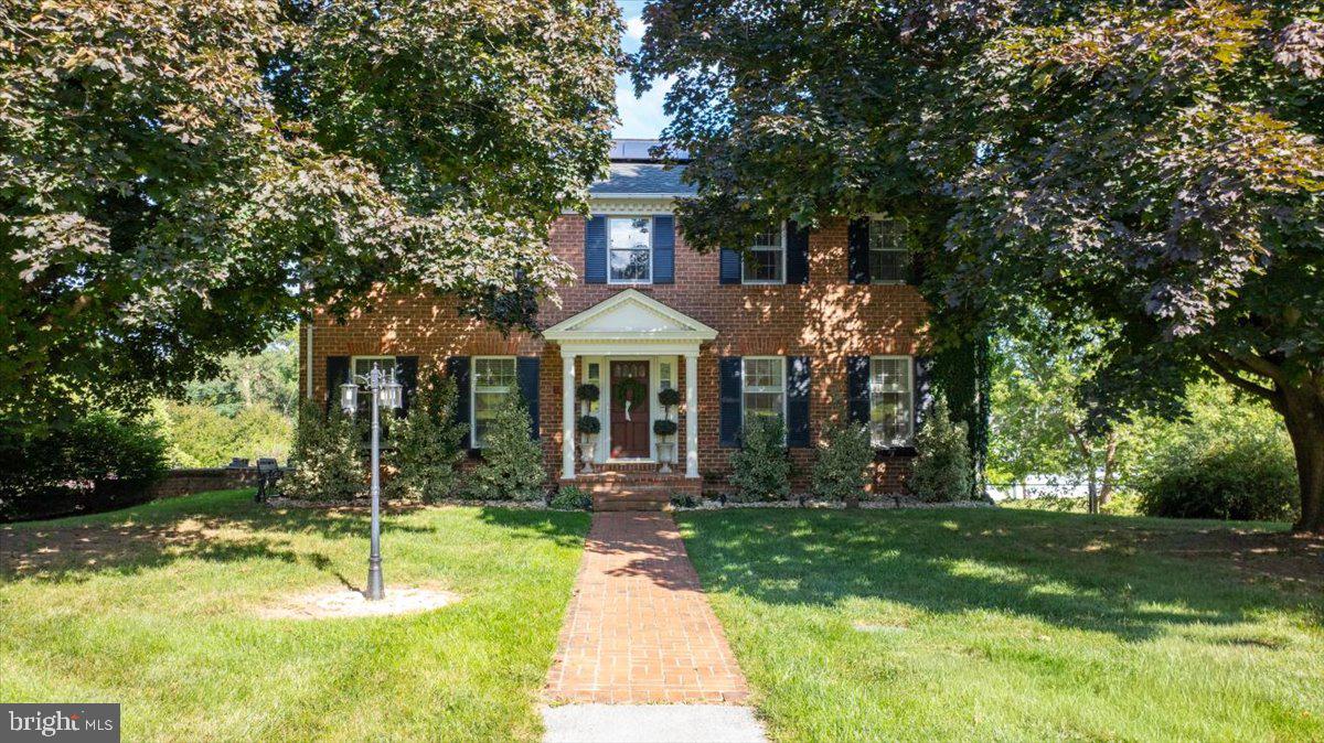 305 N RED HILL ROAD