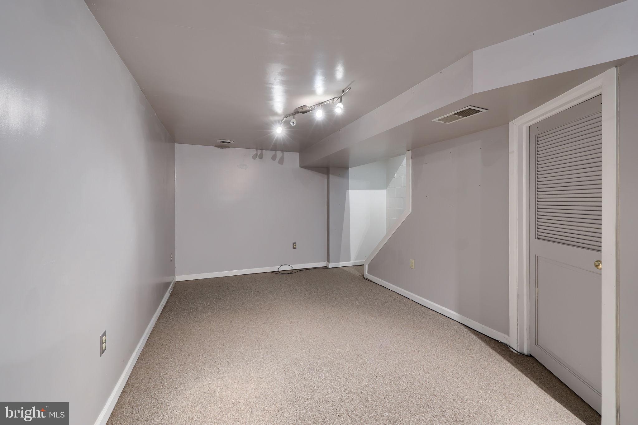 HICKORY HILLS - Residential