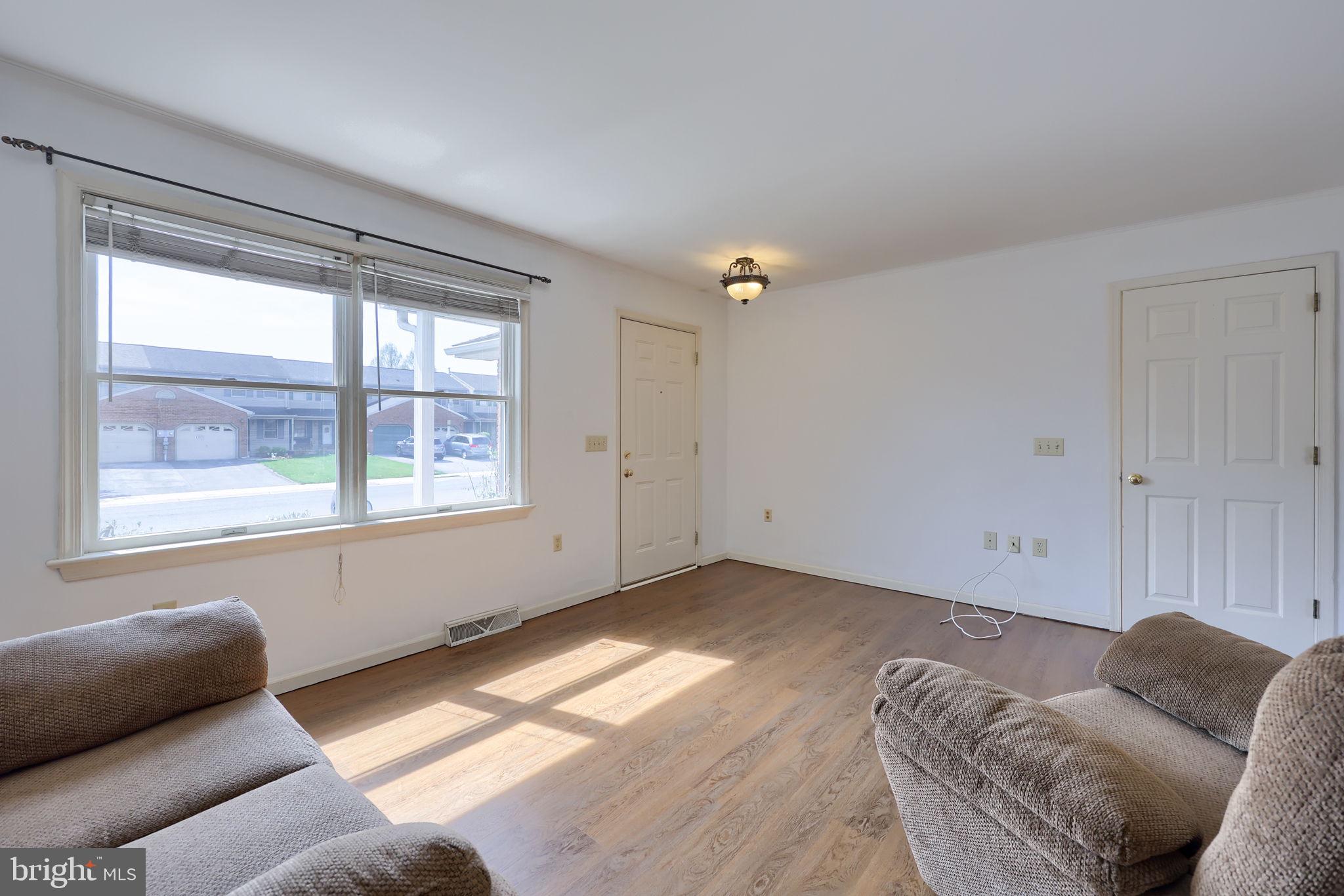 HICKORY HILLS - Residential