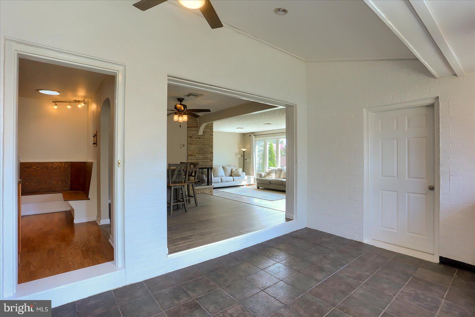 HOLLYWOOD HEIGHTS - Residential