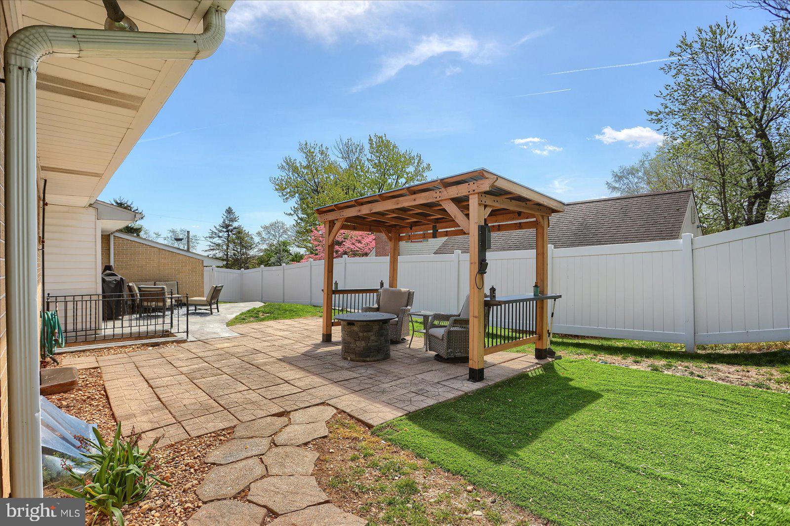 1534 HOLLYWOOD PARKWAY