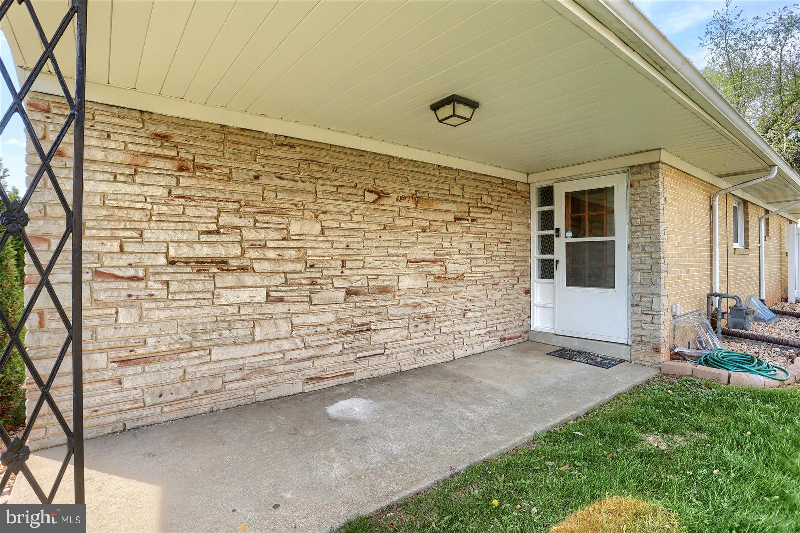 HOLLYWOOD HEIGHTS - Residential