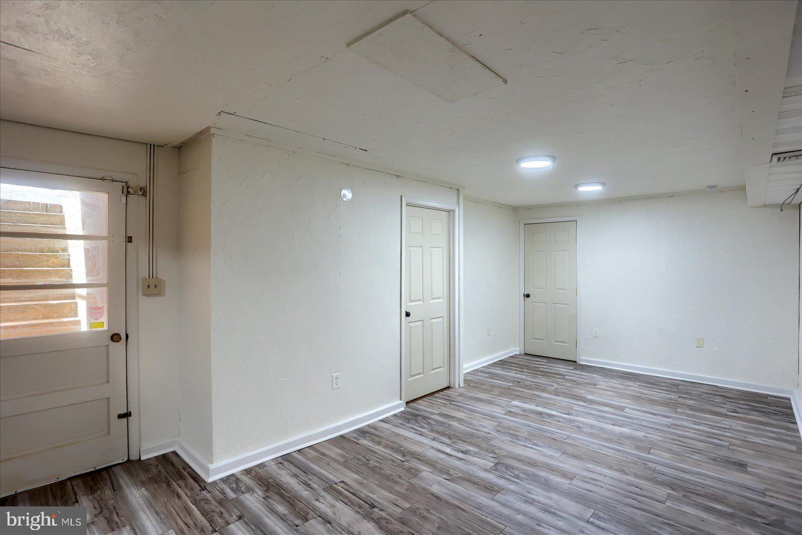 HOLLYWOOD HEIGHTS - Residential