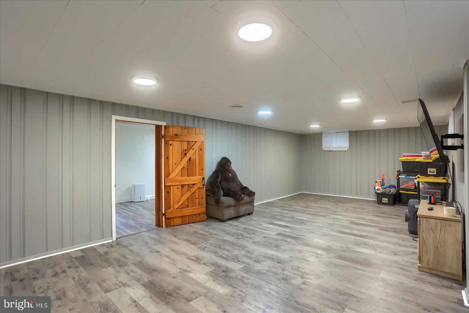 HOLLYWOOD HEIGHTS - Residential